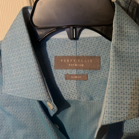 Perry Ellis slim fit shirt - Picture 3 of 3
